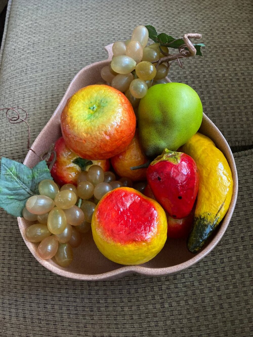 Vintage MCM Pfaltzgraff Pink Speckled Divided Pear Bowl and Realistic Fake Fruit